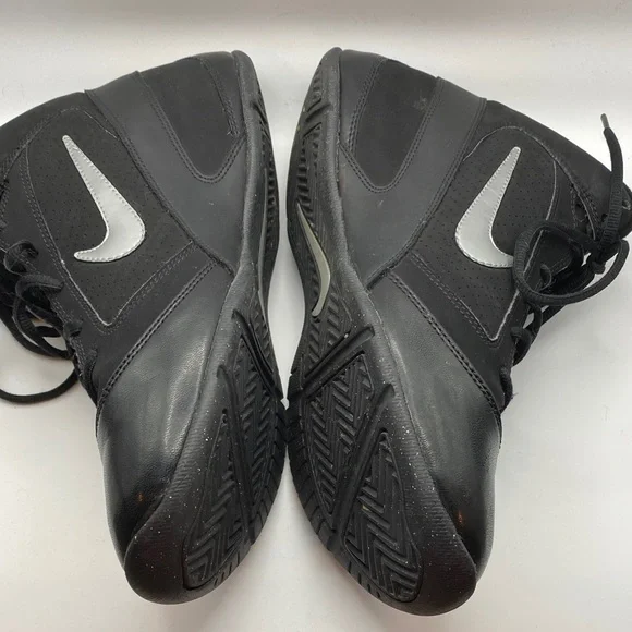 Nike Black and Gold Athletic Shoes
663 - Picture 7 of 9